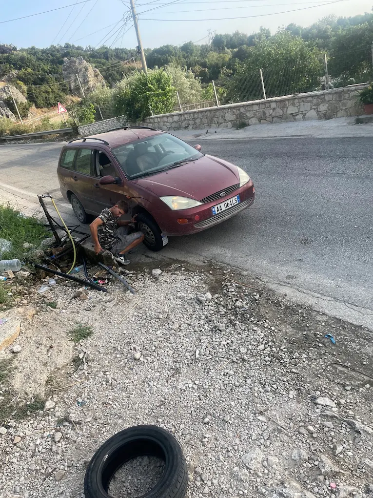 Puna e përditshme e servisit në Borsh