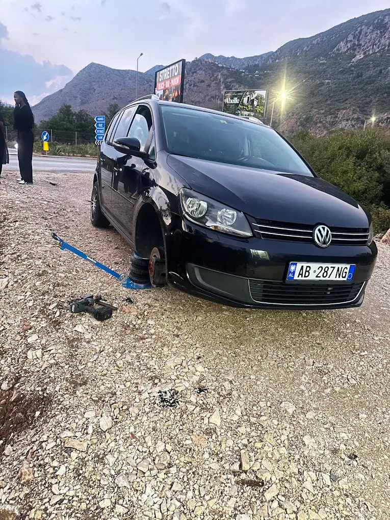 Puna e përditshme e servisit në Borsh